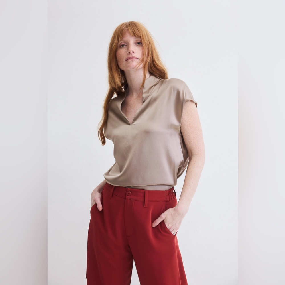 NWT Ruti Washable Cap Sleeve Blouse